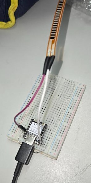 Flex Sensor test on a breadboard