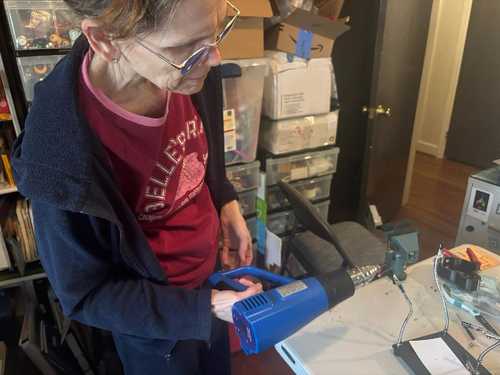 shrink wrapping one end of photorsistor