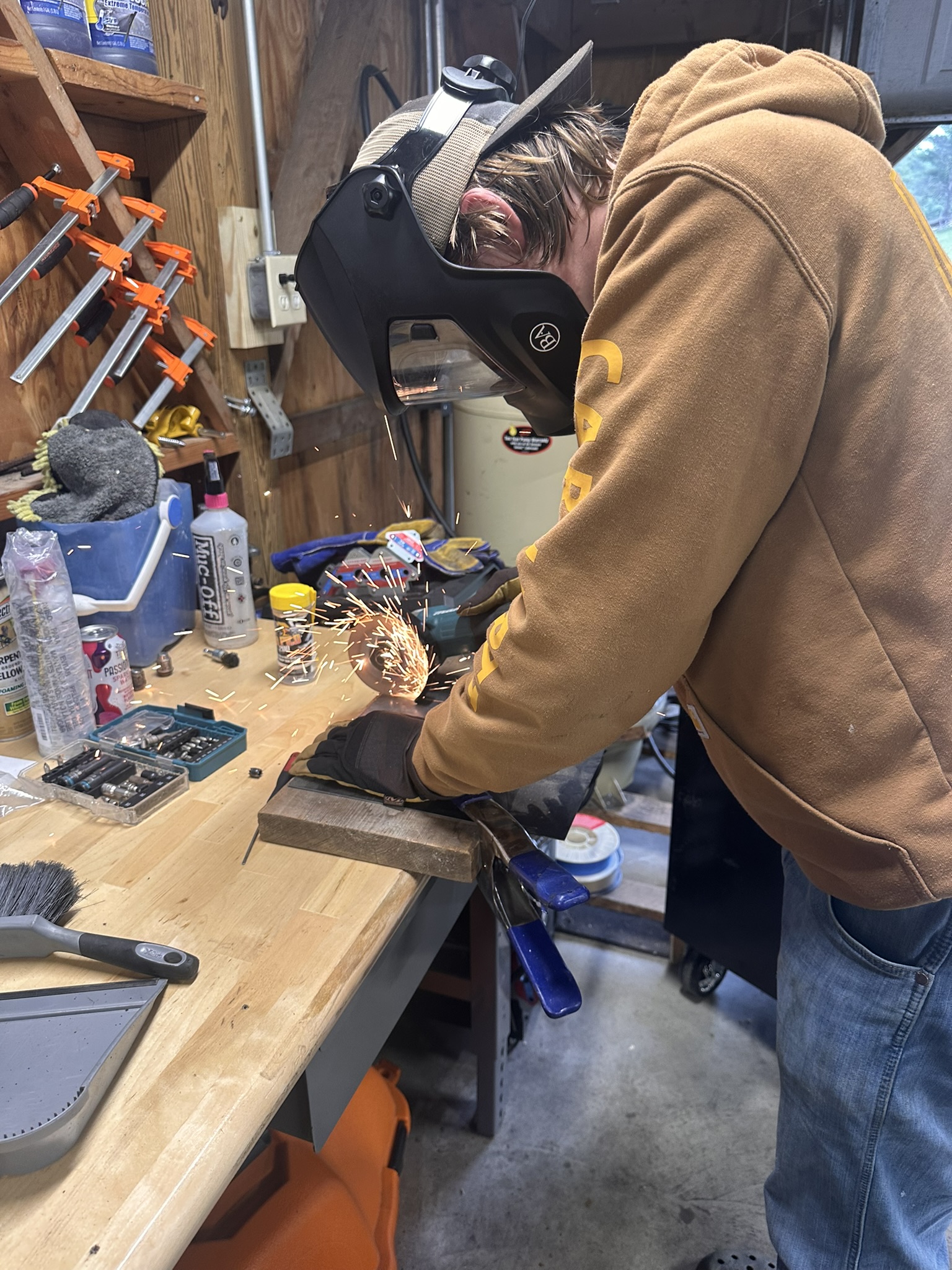 Cutting steel with angle grinder