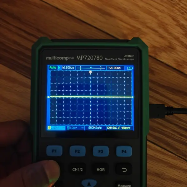 Oscilloscope showing a flat line at 500µs time base
