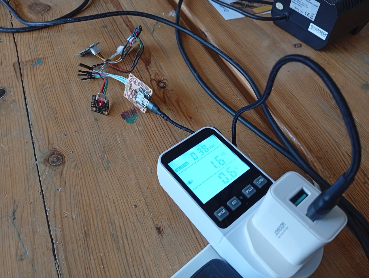 Measuring Watt, Instantaneous Voltage