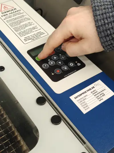 Pressing play with lid closed