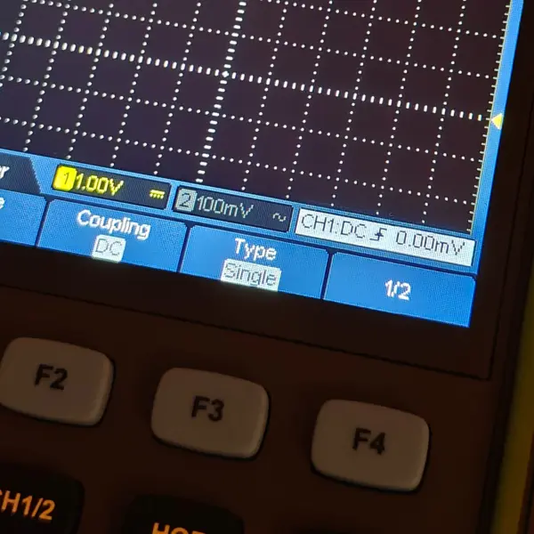 CH1 settings showing DC coupling with single trigger type