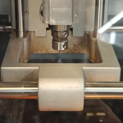 Close-up of SRM-20 spindle collet with end mill bit