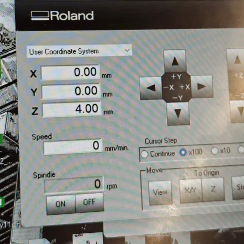 VPanel showing Z=4.00mm with x100 step for outline cut depth