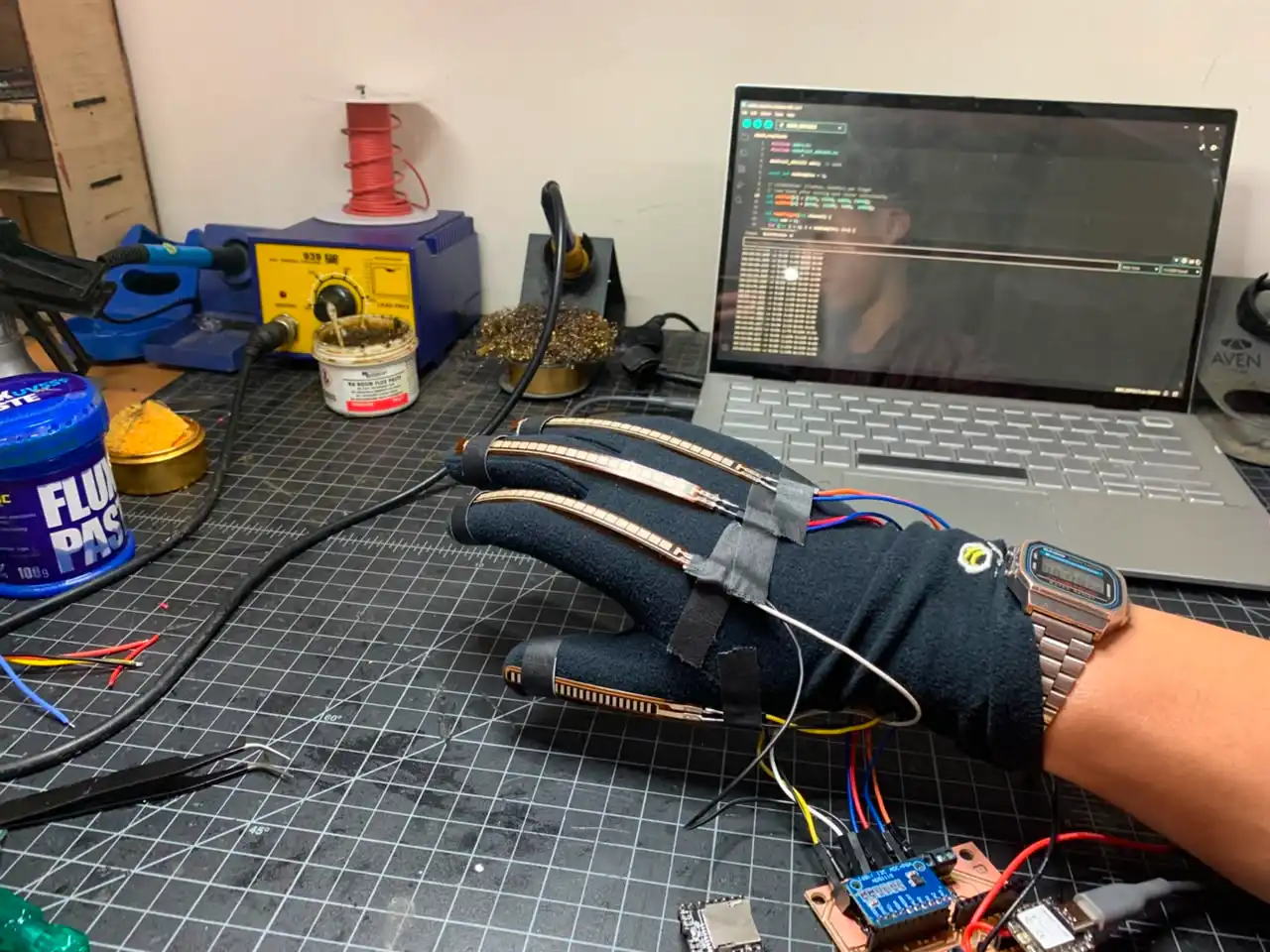 all 5 flex sensors connected to the ADS1115 modules