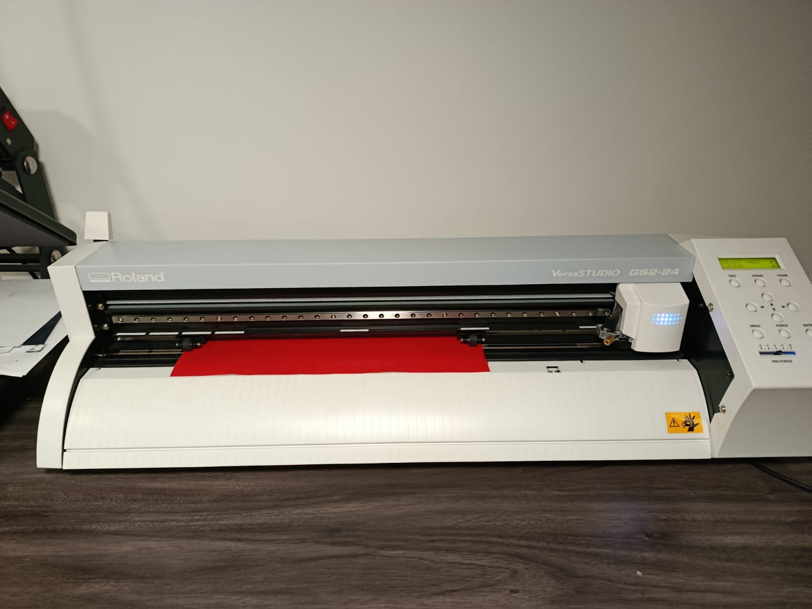 Roland VersaSTUDIO GS2-24 vinyl cutter