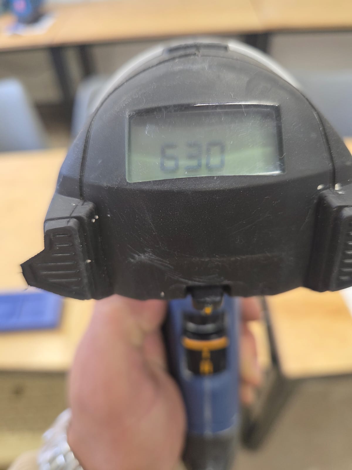 Heat gun at maximum temperature 630°C