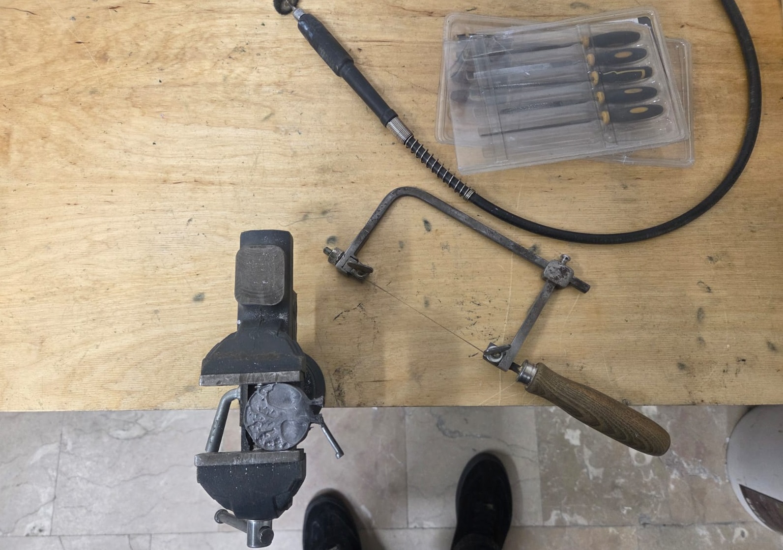 Mechanical finishing - trimming sprues