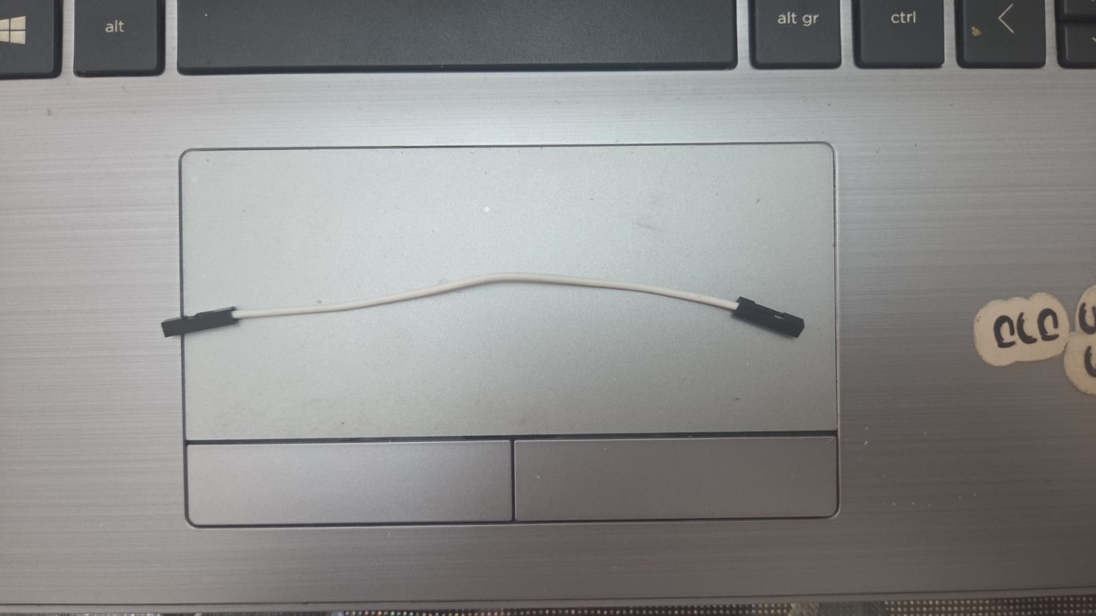 Close-up of a 2-pin wire connector used for the buzzer
