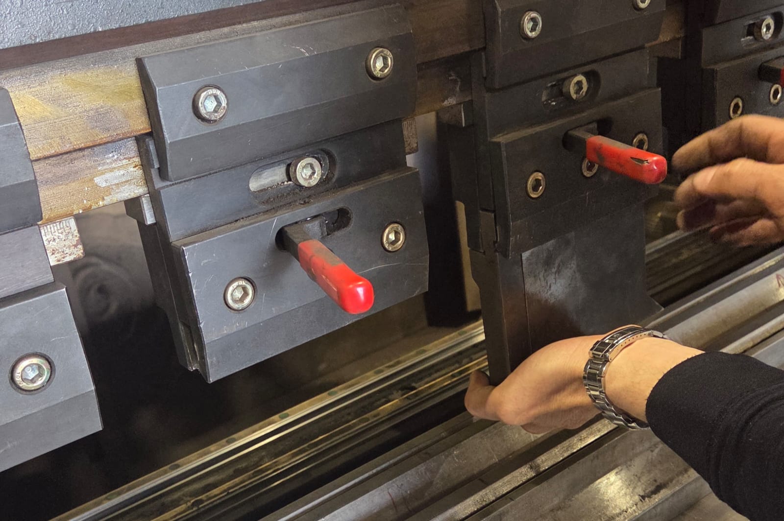 Dies mounted on the press brake