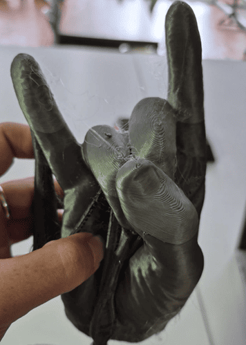 Rock hand model with supports