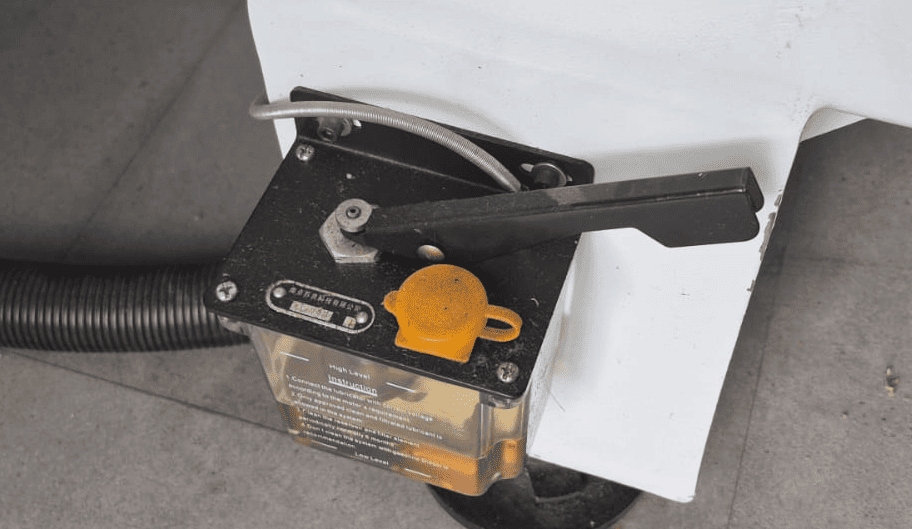 Oil lubrication pump