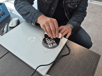 Weeding process of vinyl sticker