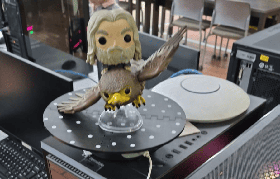 Scanning setup with Gandalf figure