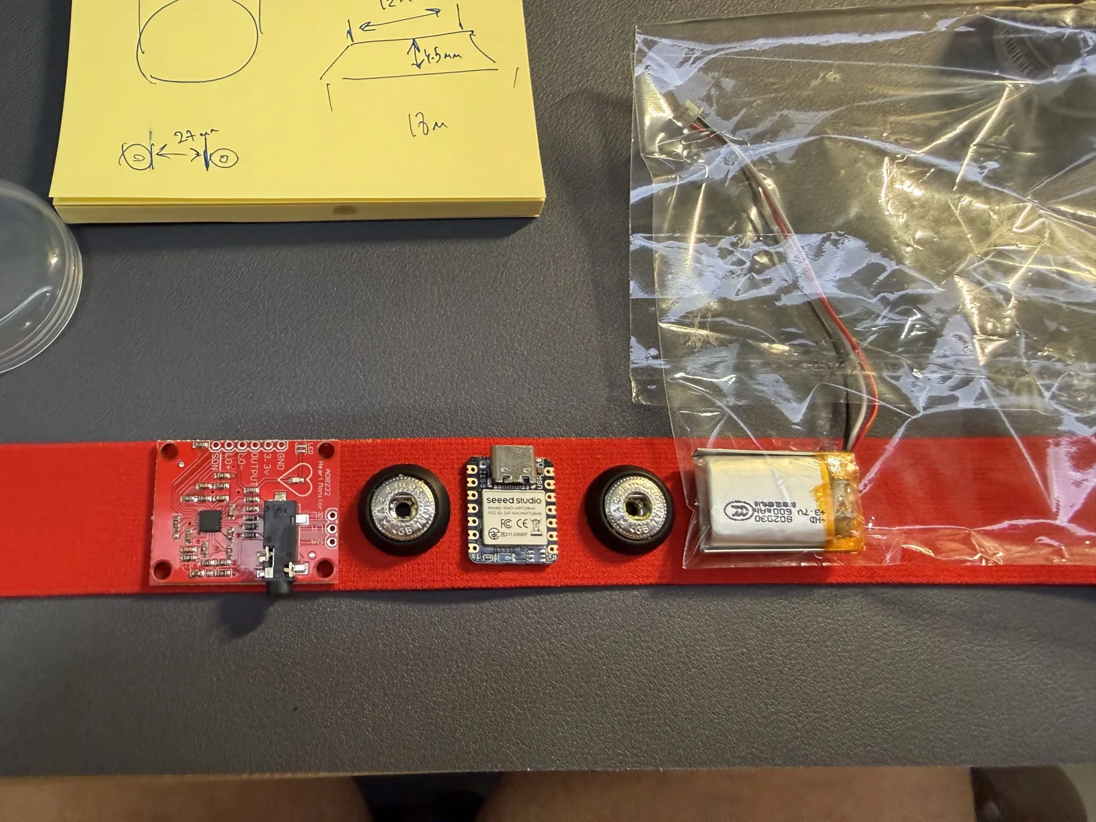 Measured sketch of the electrode snap geometry