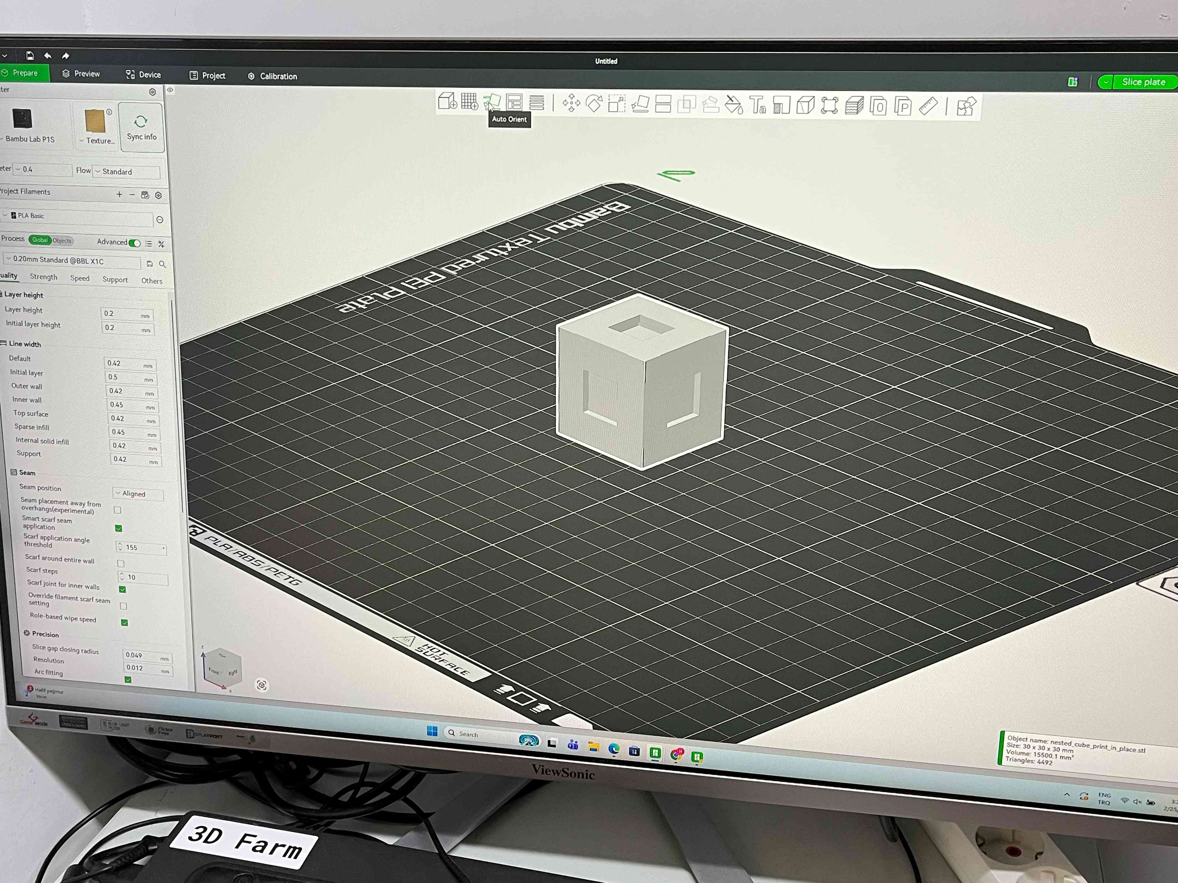 3D Cube On Build Plate