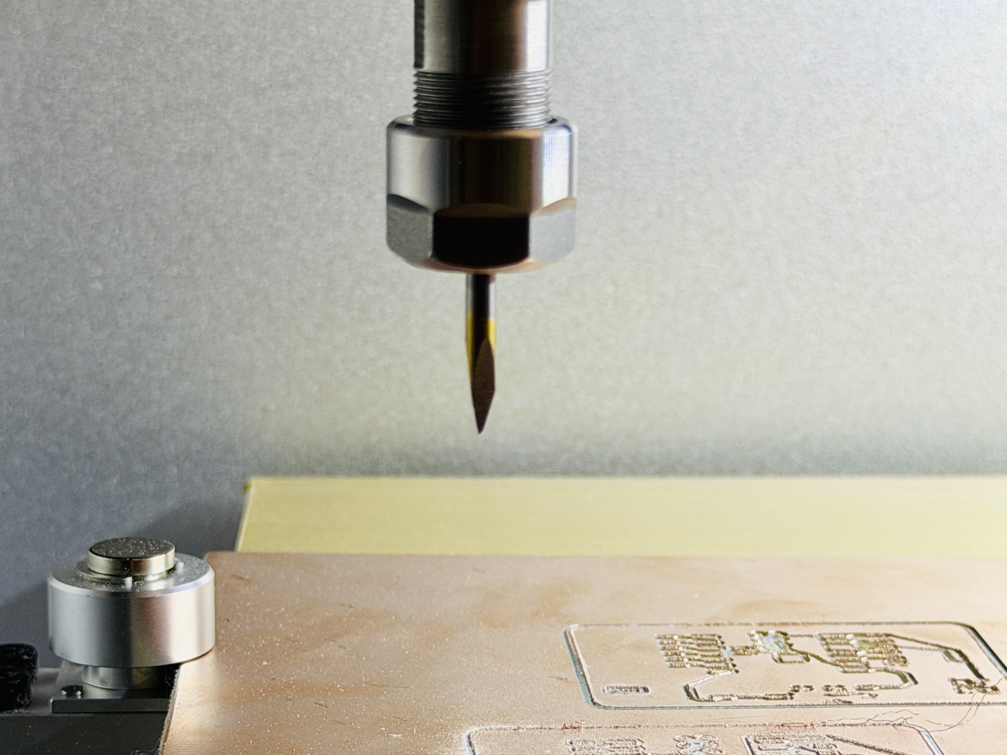 Milling cutter head used for isolation routing