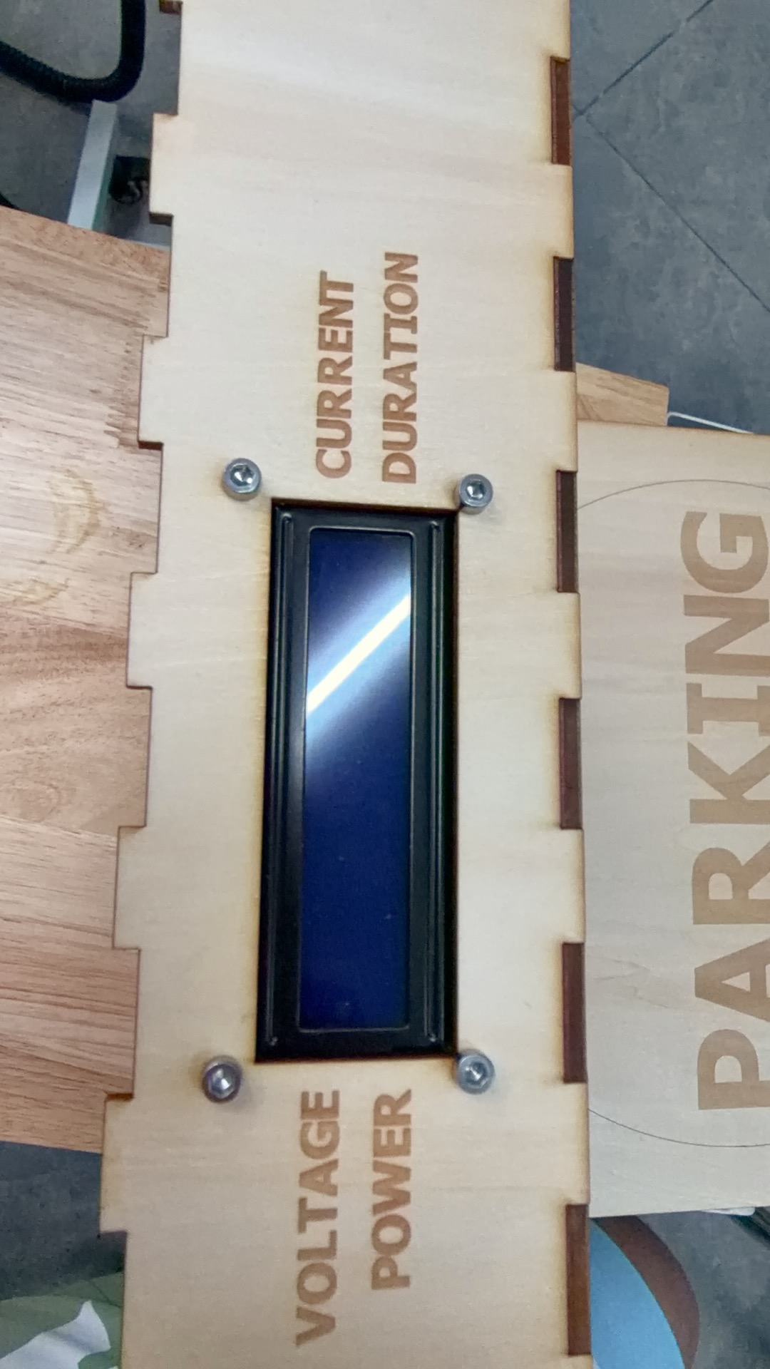 LCD1602 status display on the charging dock top panel