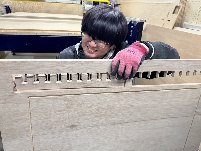 sawing to cut off the parts