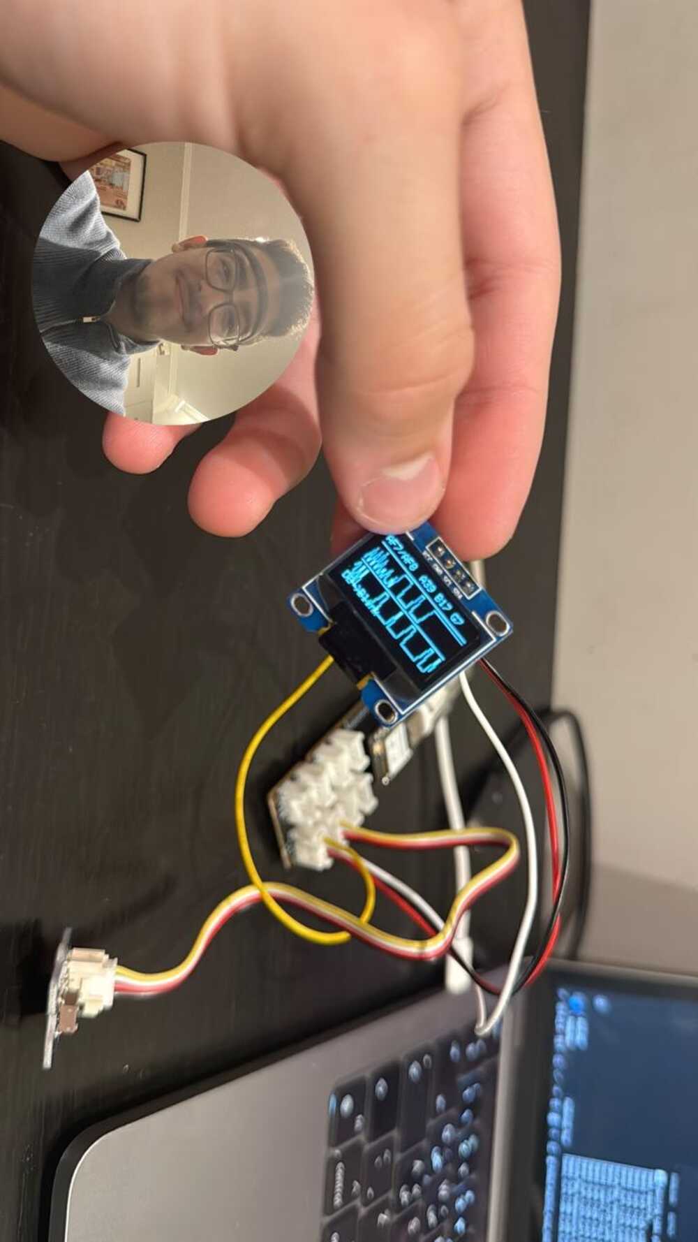 OLED displaying EEG band data