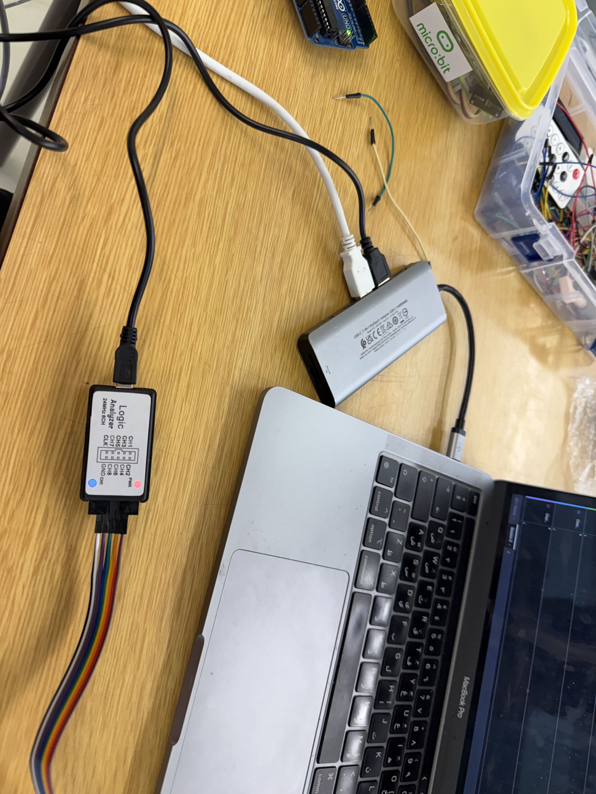 Logic analyzer and hub connected to laptop