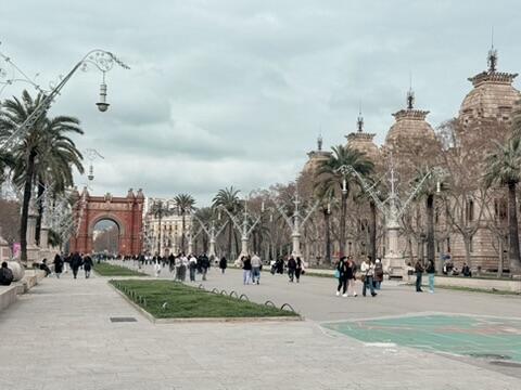 Not necessarily the best pic representing the Gaudi Architecture though. 