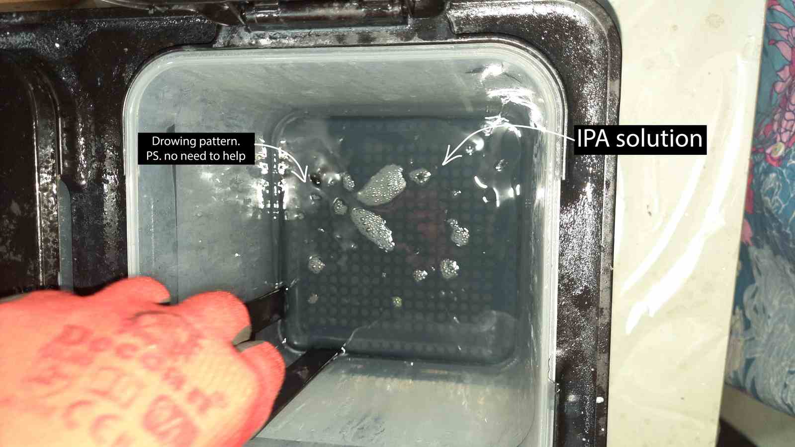 Post processing. The scraped out pattern is then dipped into the IPA solution.