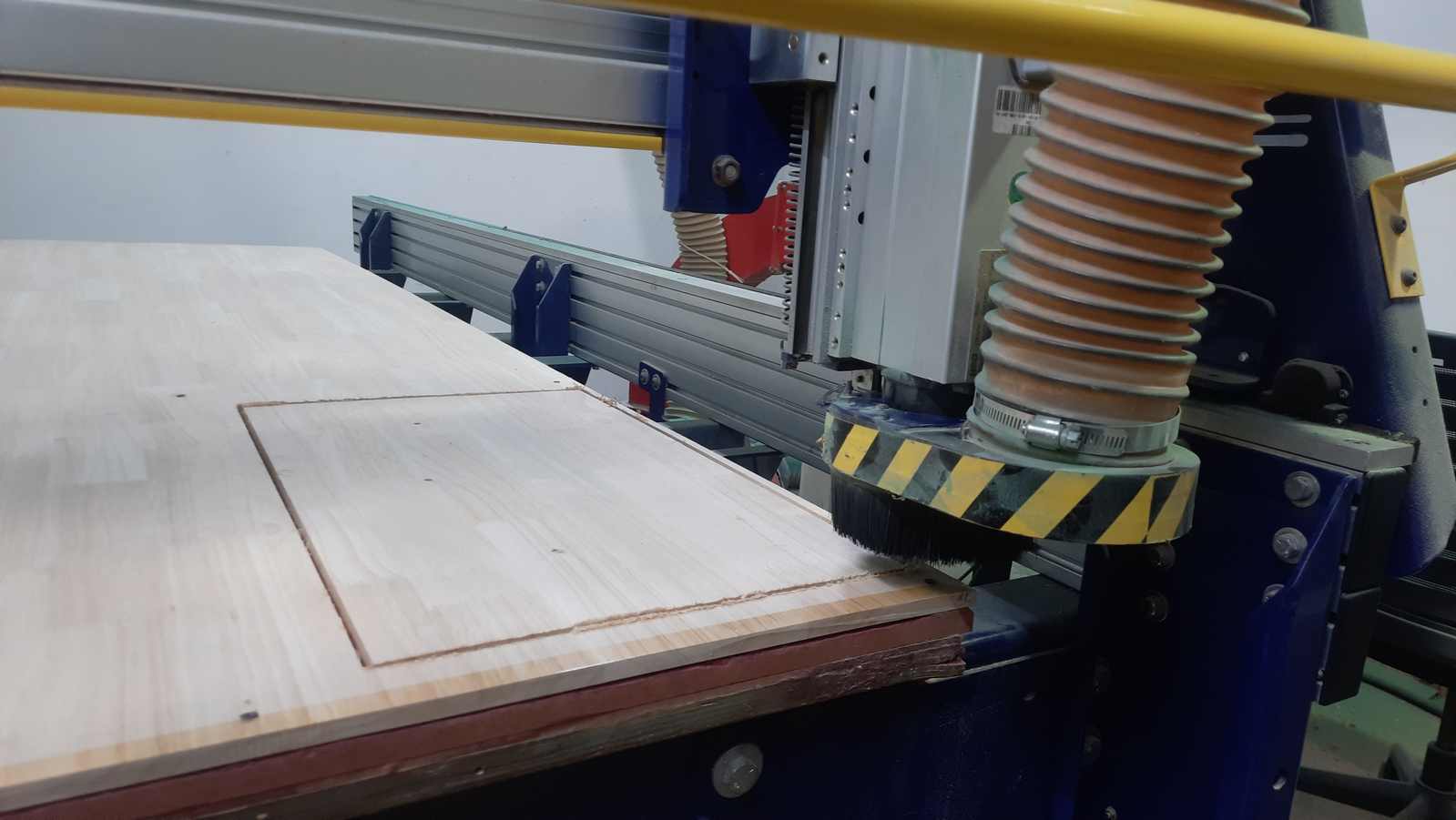 The base panel was routed first. This allowed the gear mechanism to be mounted and tested. It also helped determine the required distance between the LEDs and the diffuser panel for uniform lighting.