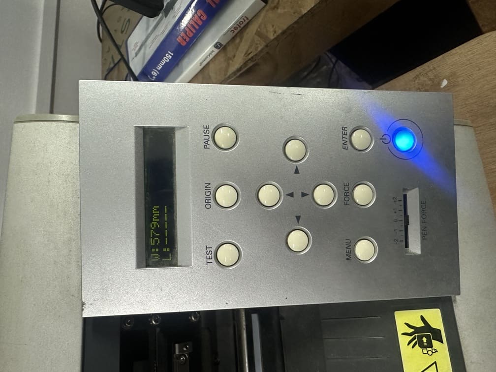 Final vinyl roll position after adjustment