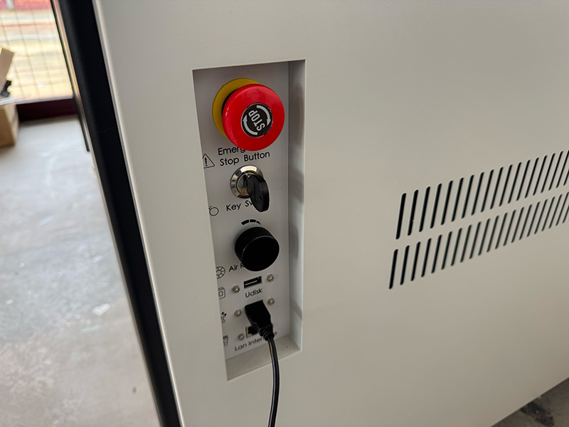 Emergency stop -right side-