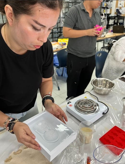Measuring mold volume