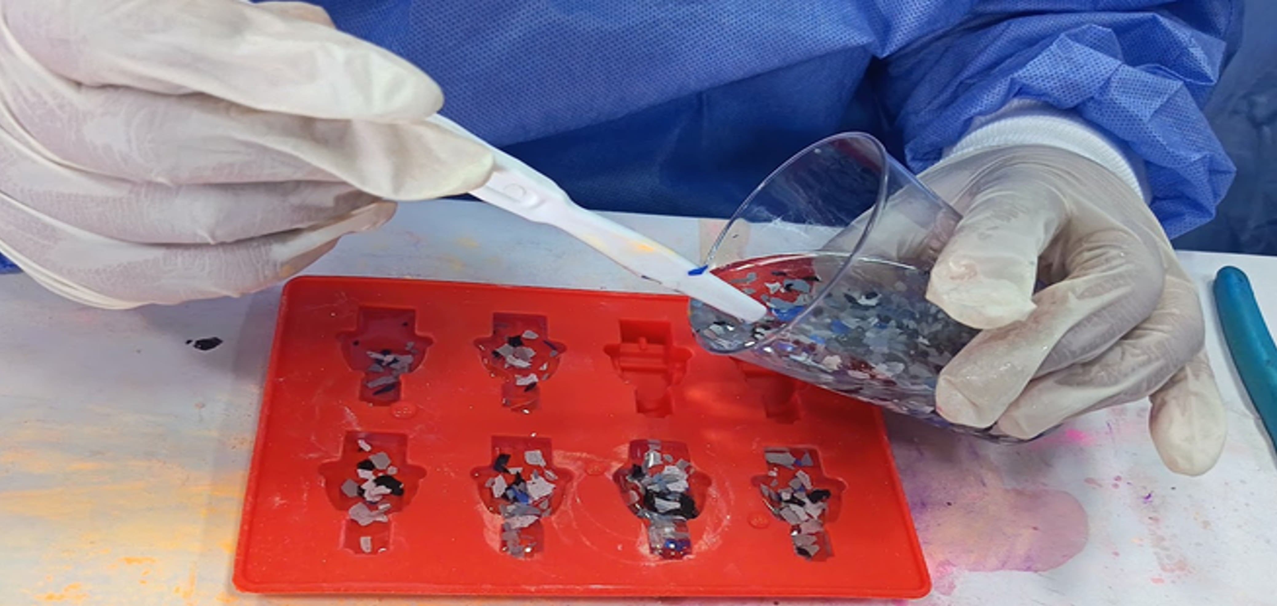 Epoxy resin pouring