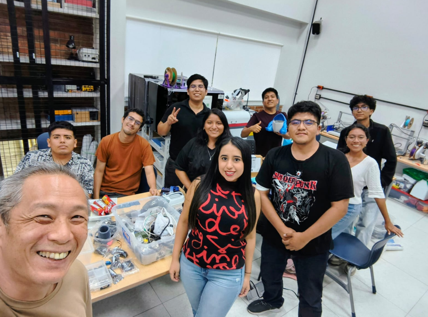 Fab Lab Universidad del Pacifico group session