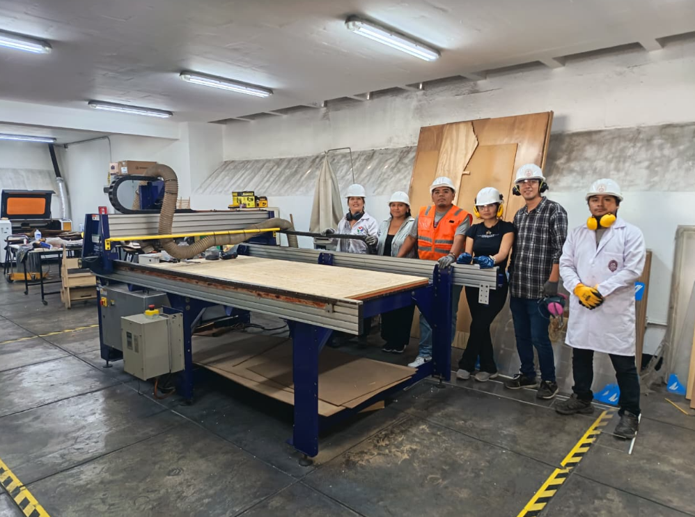 CNC machine at Fab Lab UNI