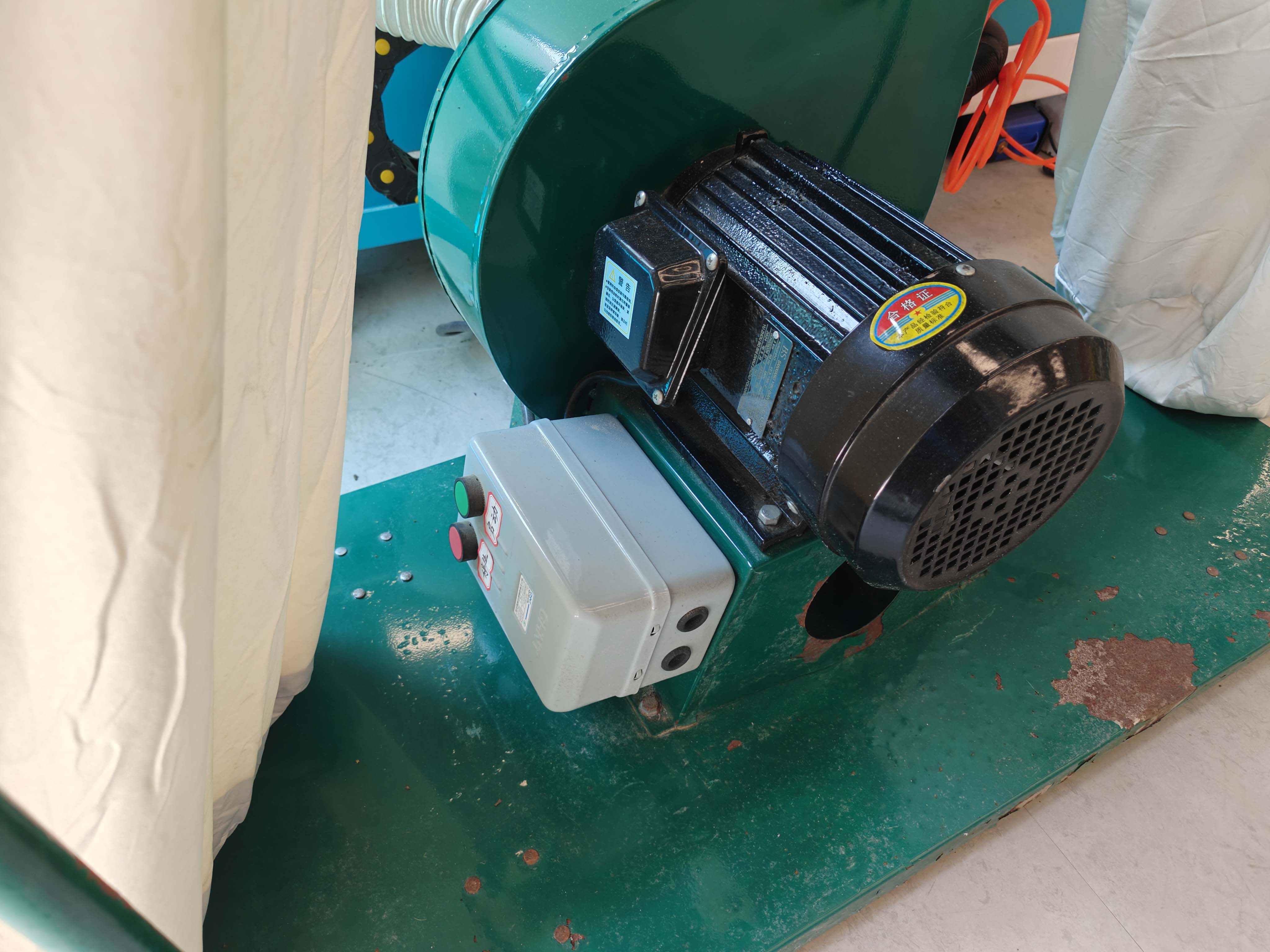 Dust collection system for CNC machining