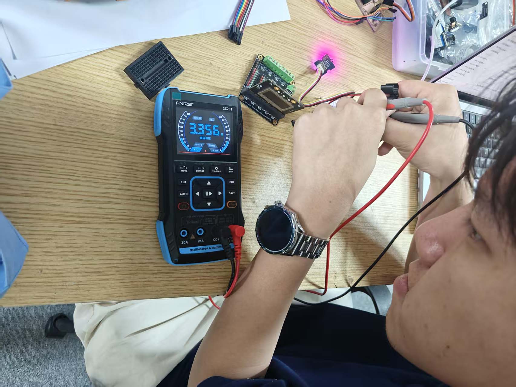 Measuring the VCC and GND of the LED module