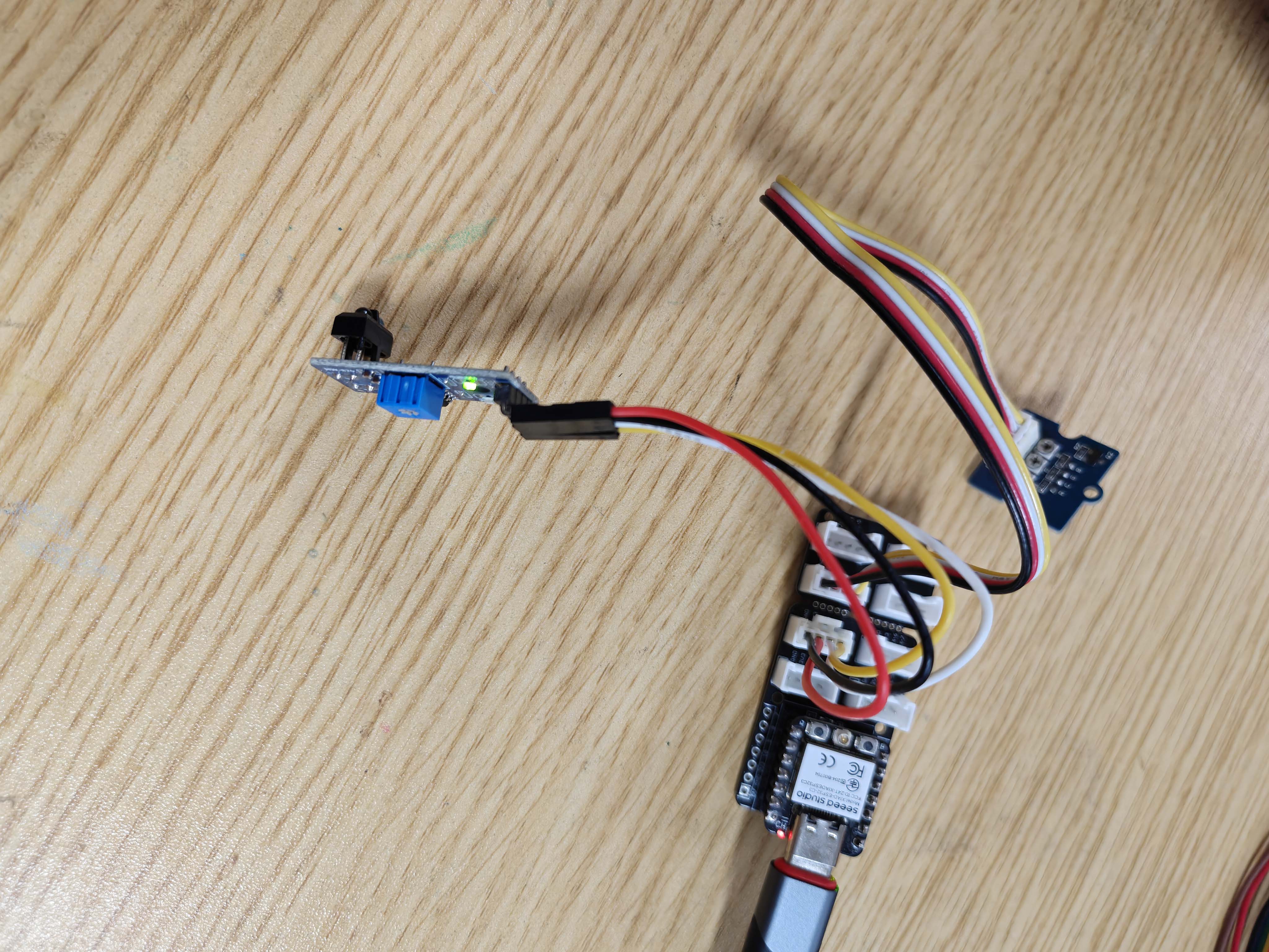 Line finder sensor and LED module connected to XIAO ESP32-C3