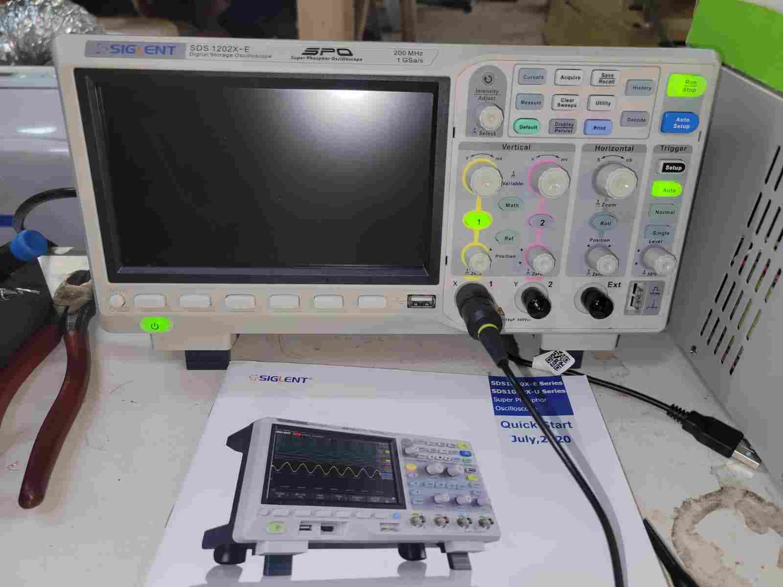 lab's oscilloscope