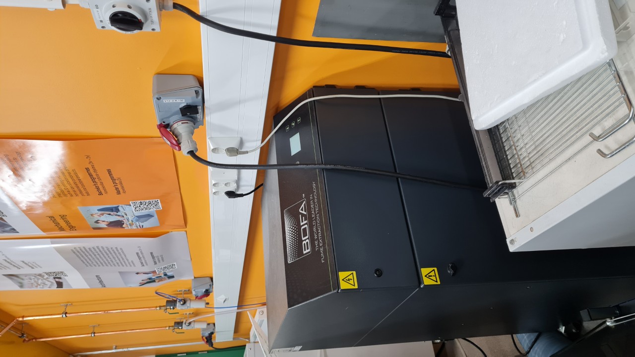 Fume extraction unit