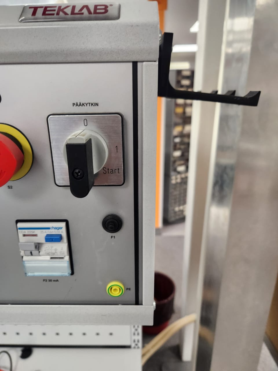 Activating soldering workstation