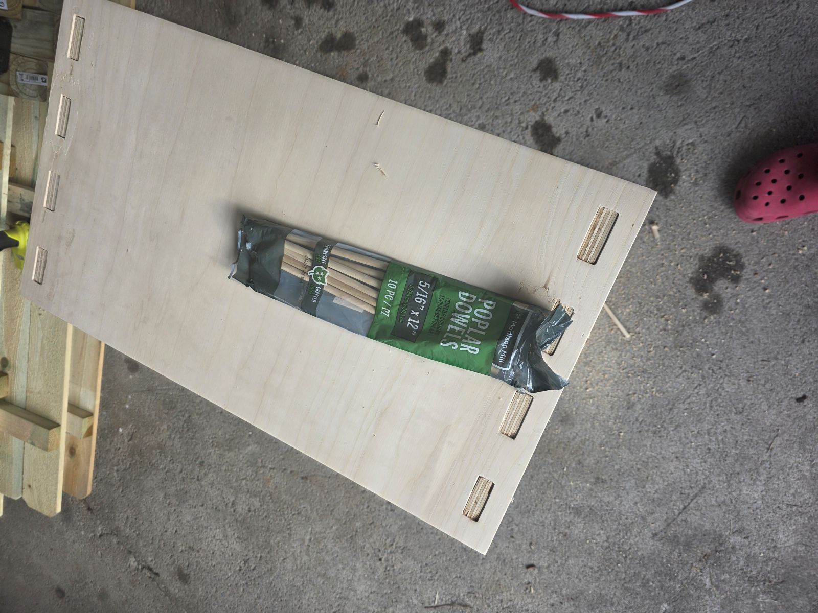 Wood rod added to lock the top