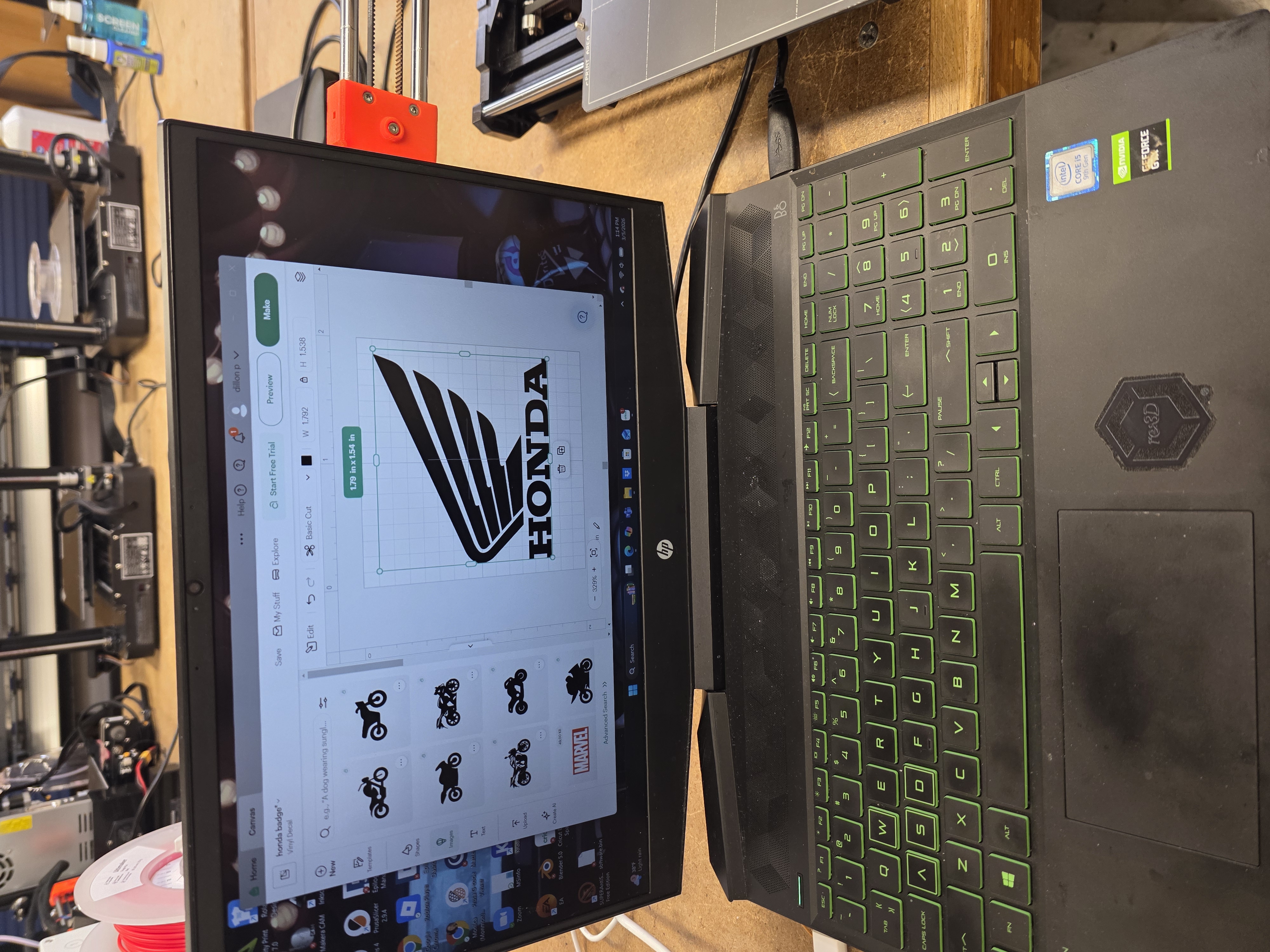 computer with cricut.