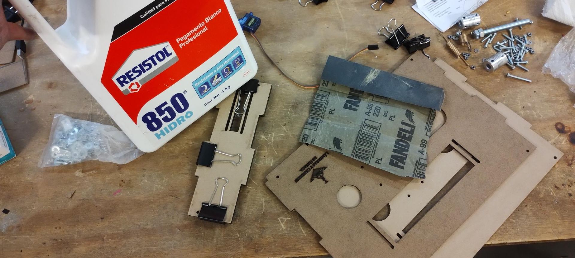 Materials for the gluing process