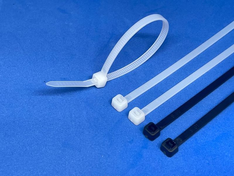 Plastic cable ties