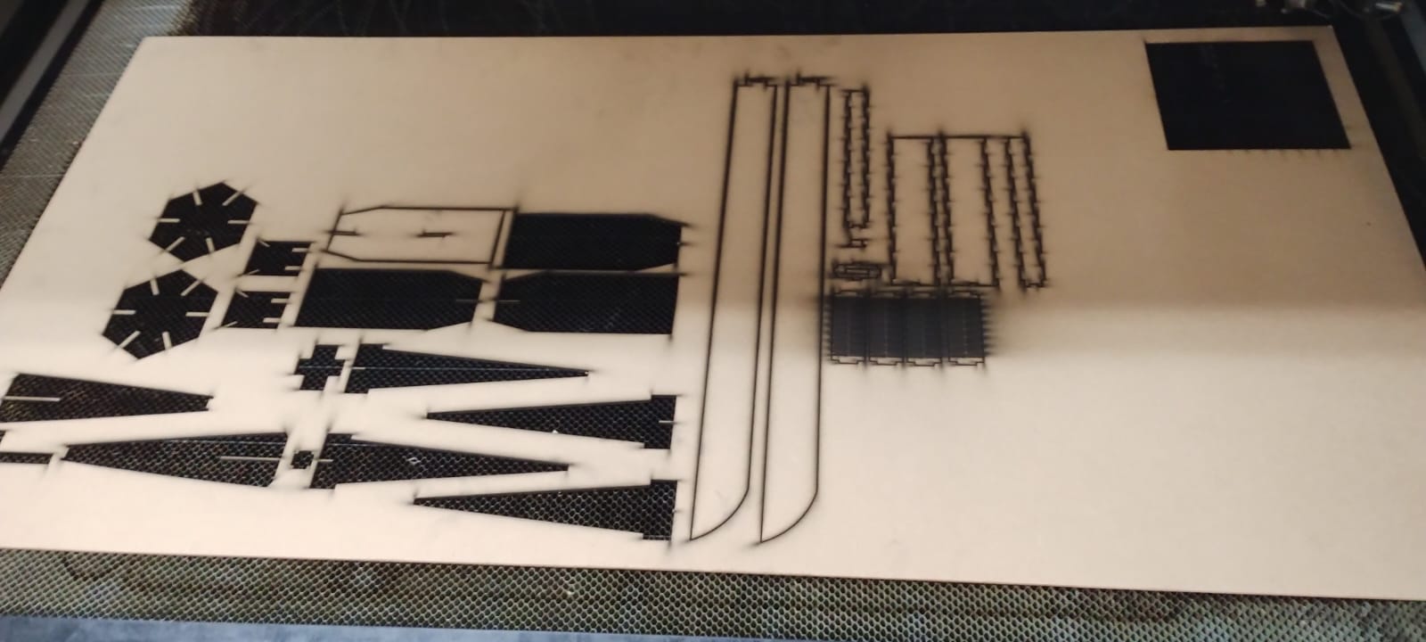 Uneven cutting on bed