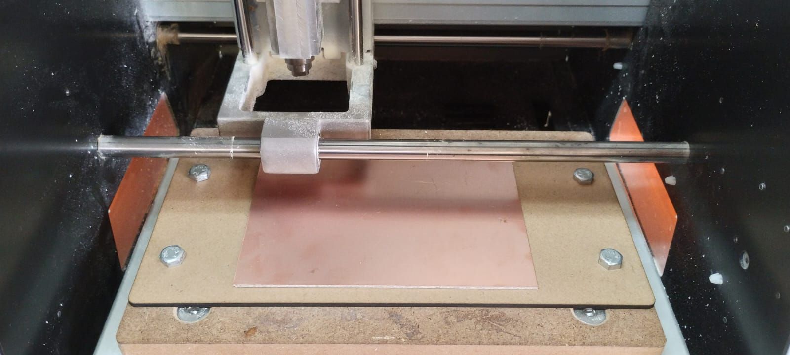 Screwing the sacrificial bed