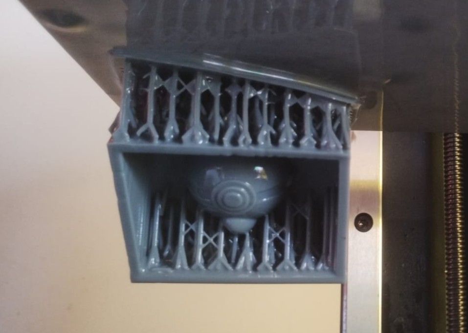 Missing print still attached to the build plate (correct attempt)