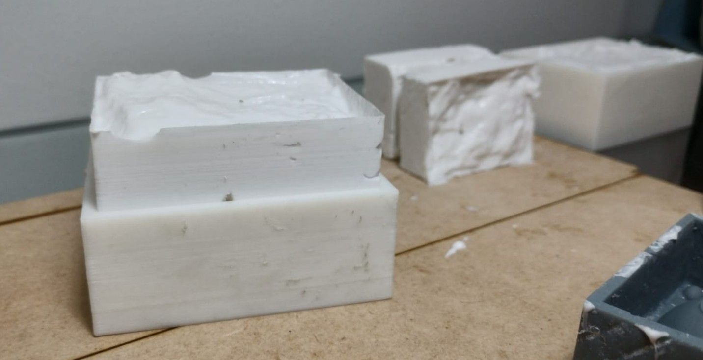 Demoulding the silicone