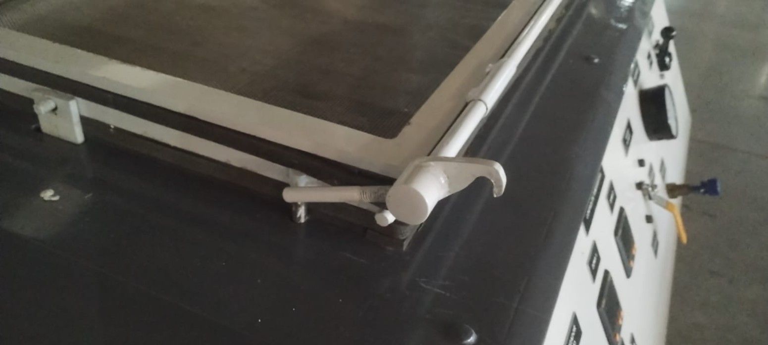 Raising the frame with the knob